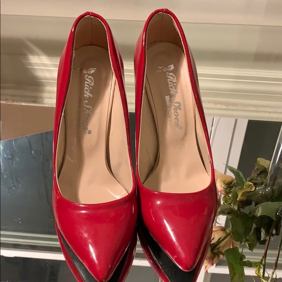 RED STILETTOS 👠👠 - Picture 4 of 5